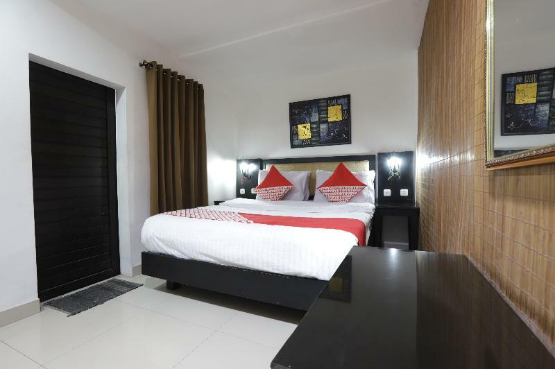 Oyo 161 Dc Utan Kayu Hotel Jakarta