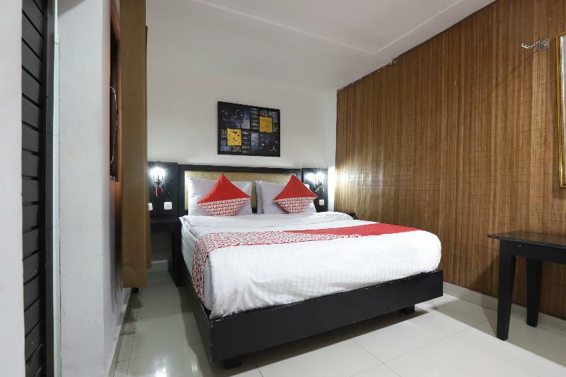 Oyo 161 Dc Utan Kayu Jakarta